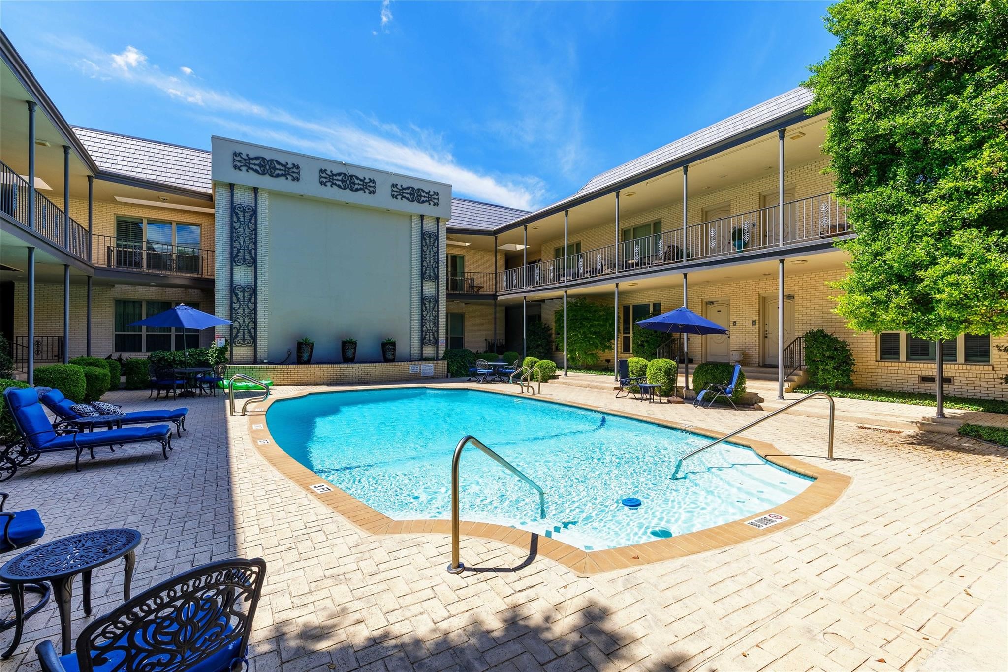 6126 Averill Way Dallas TX 75225