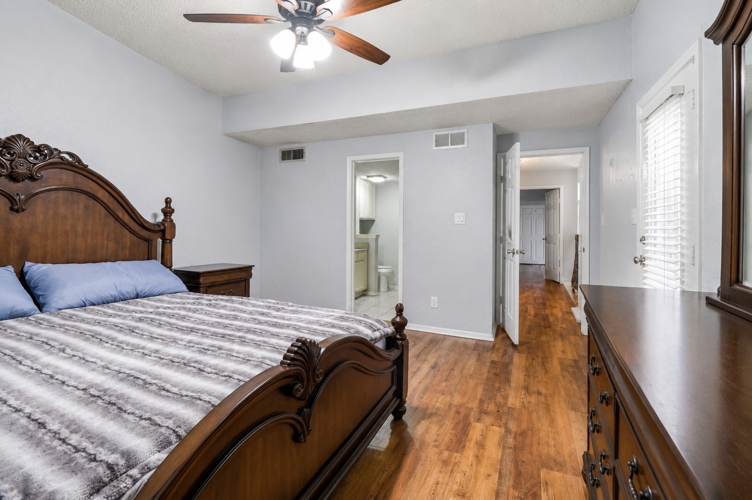 9607 Walnut Street Dallas TX 75243