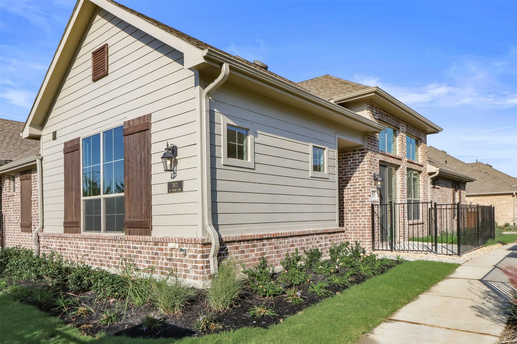 2621 Street Helena Lane Grand Prairie TX 75054