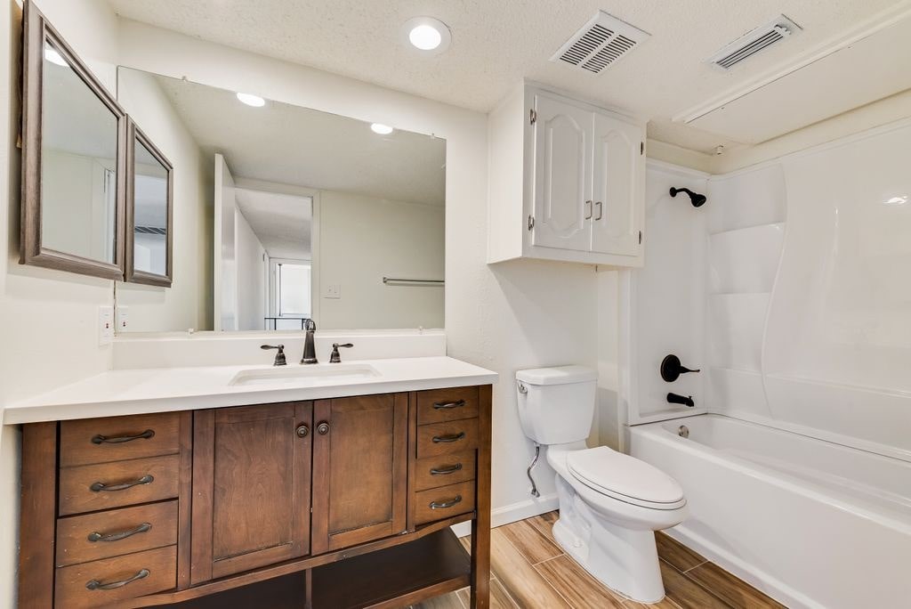 1822 Highbrook Court Garland TX 75044
