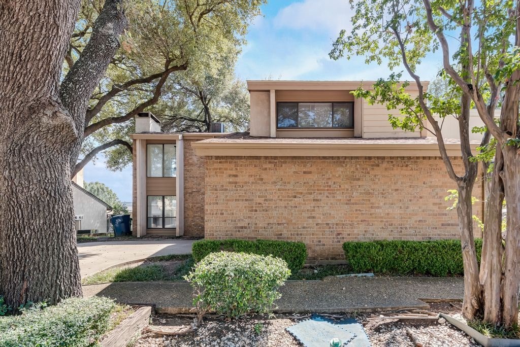 1822 Highbrook Court Garland TX 75044
