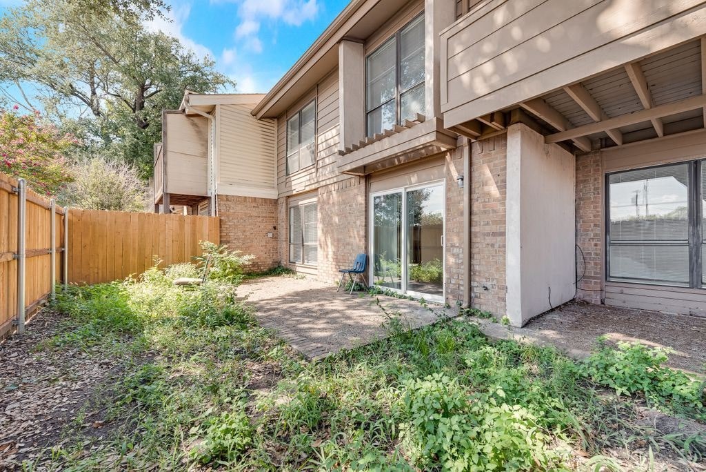 1822 Highbrook Court Garland TX 75044