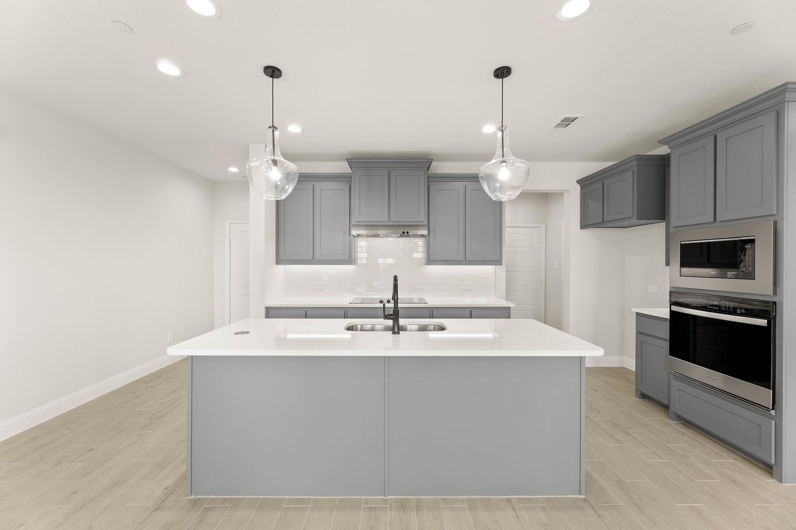 672 Sandiford Mansfield TX 76063