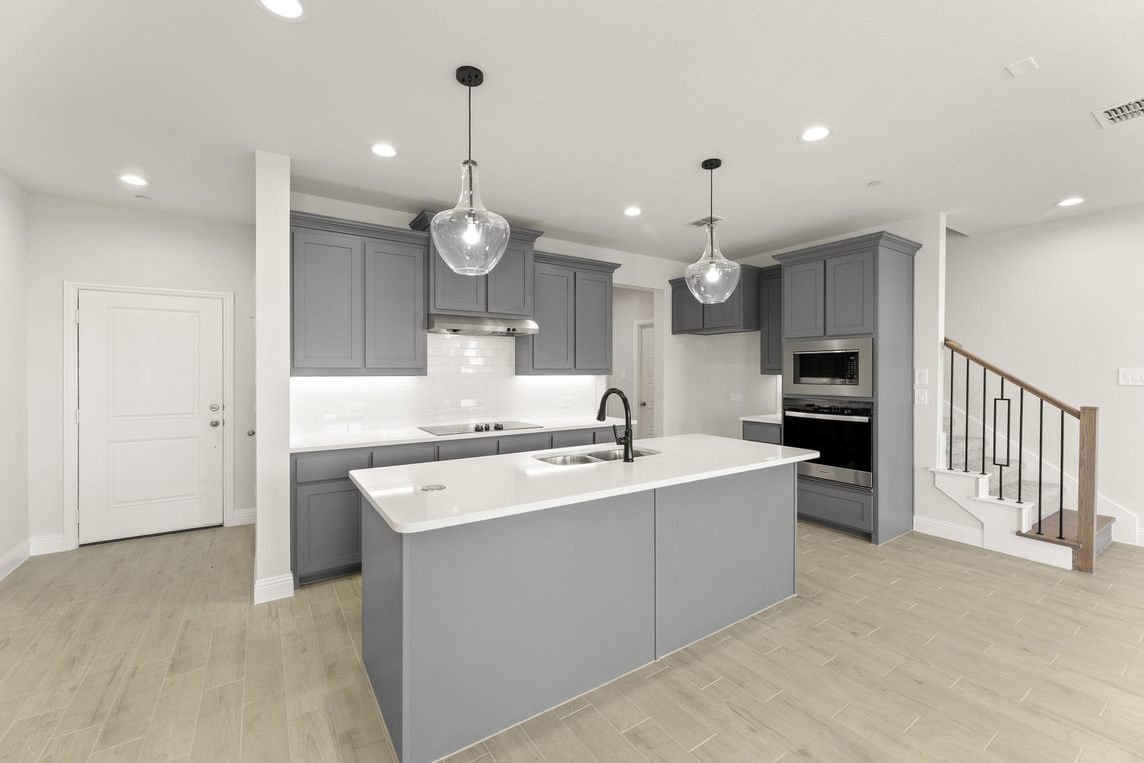 672 Sandiford Mansfield TX 76063