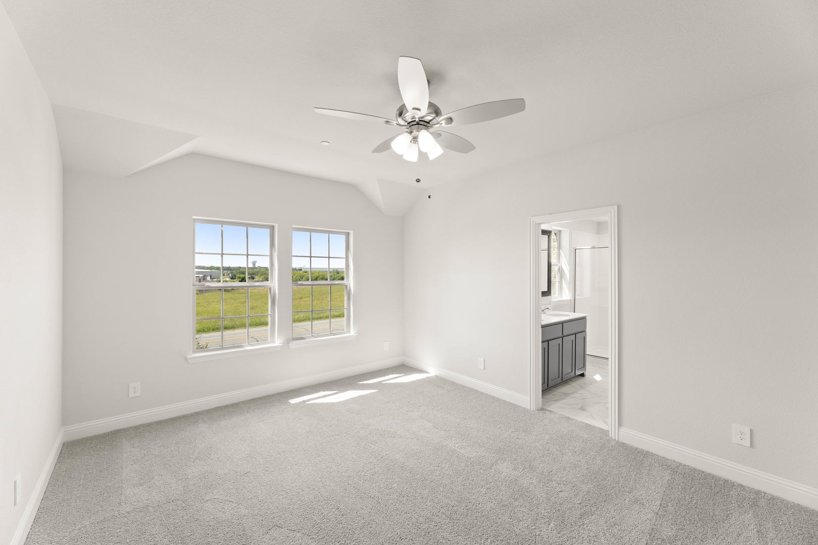 672 Sandiford Mansfield TX 76063