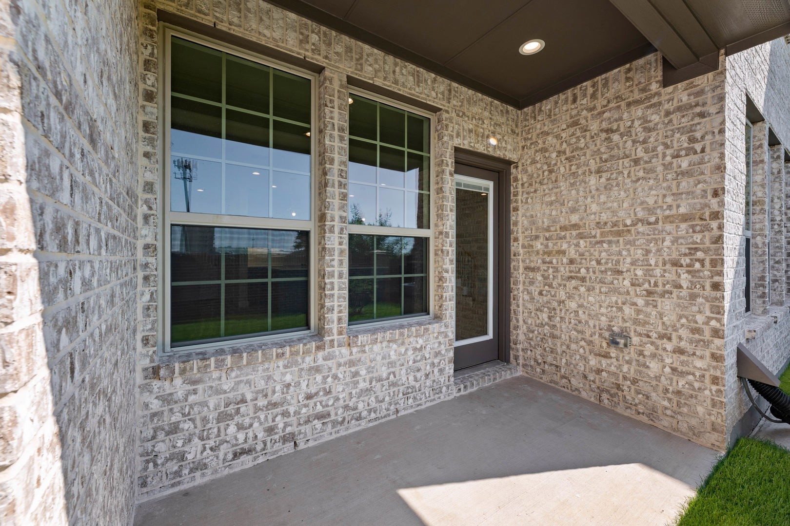 672 Sandiford Mansfield TX 76063