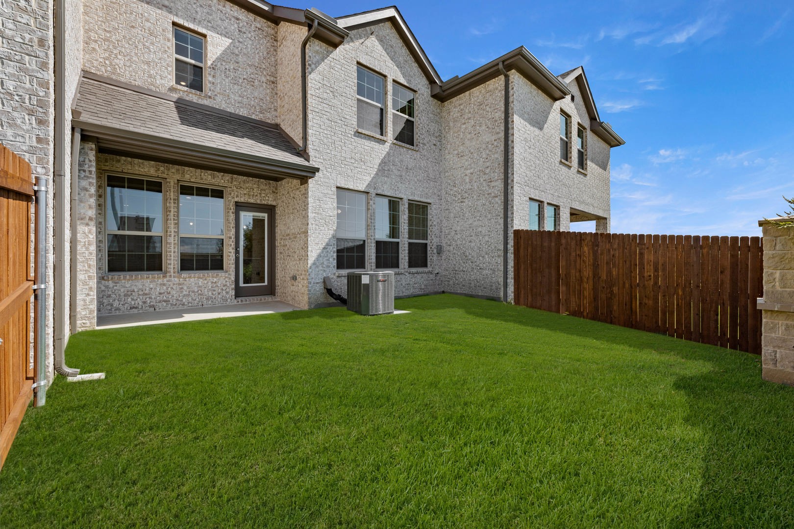 672 Sandiford Mansfield TX 76063