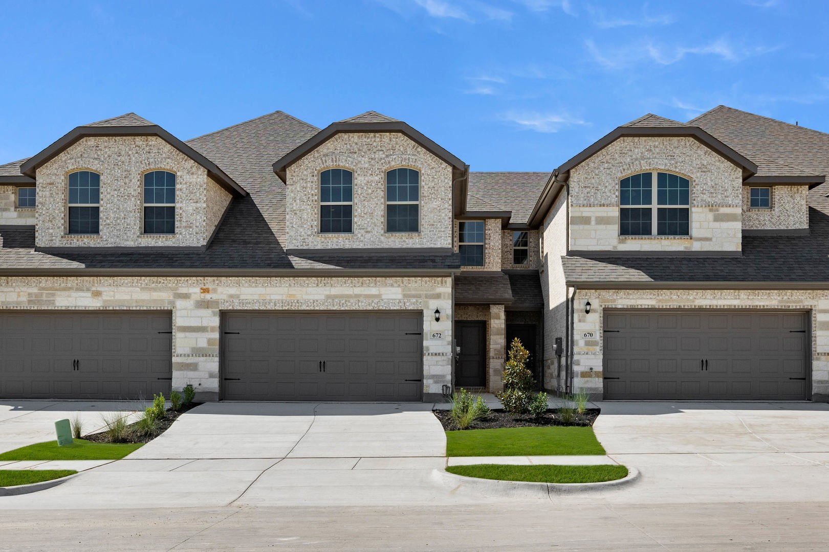 672 Sandiford Mansfield TX 76063
