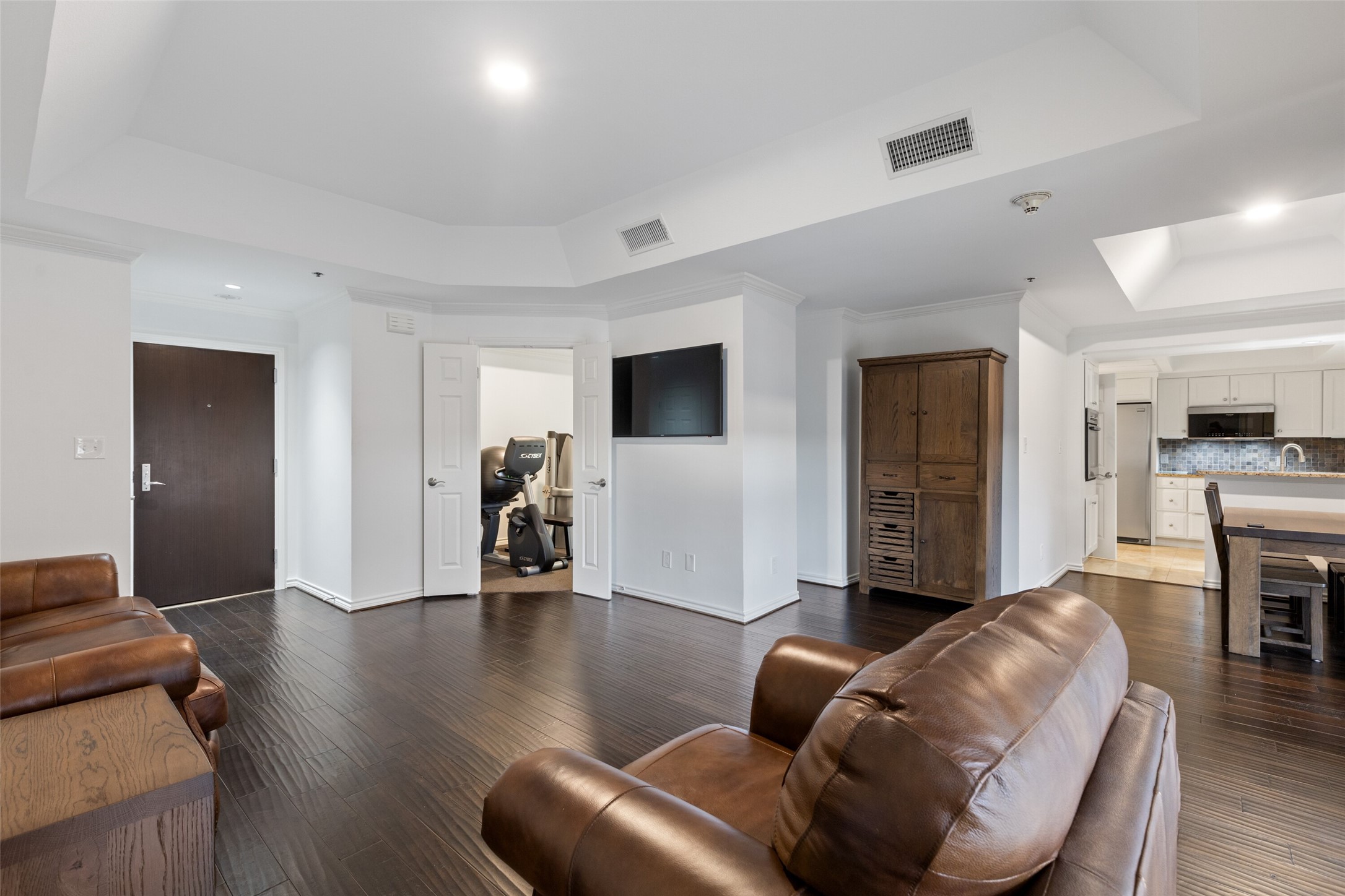 5909 Luther Lane Dallas TX 75225