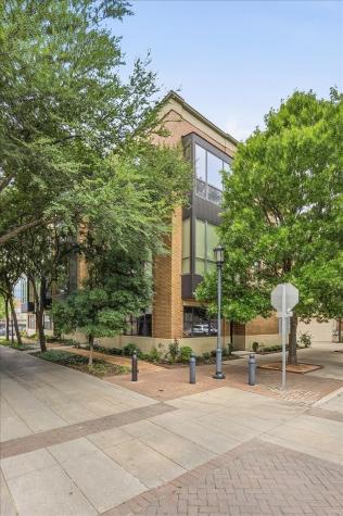1144 S Adams Street Fort Worth TX 76104