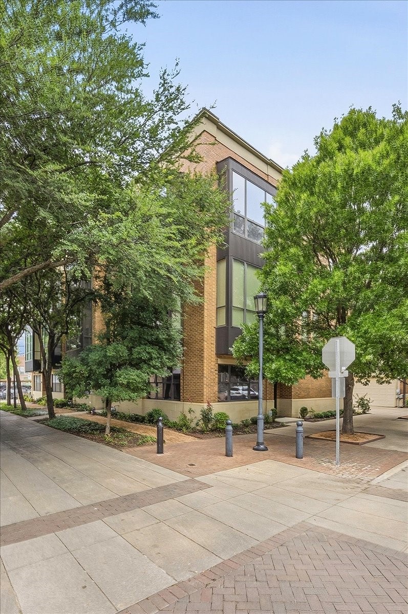 1144 S Adams Street Fort Worth TX 76104