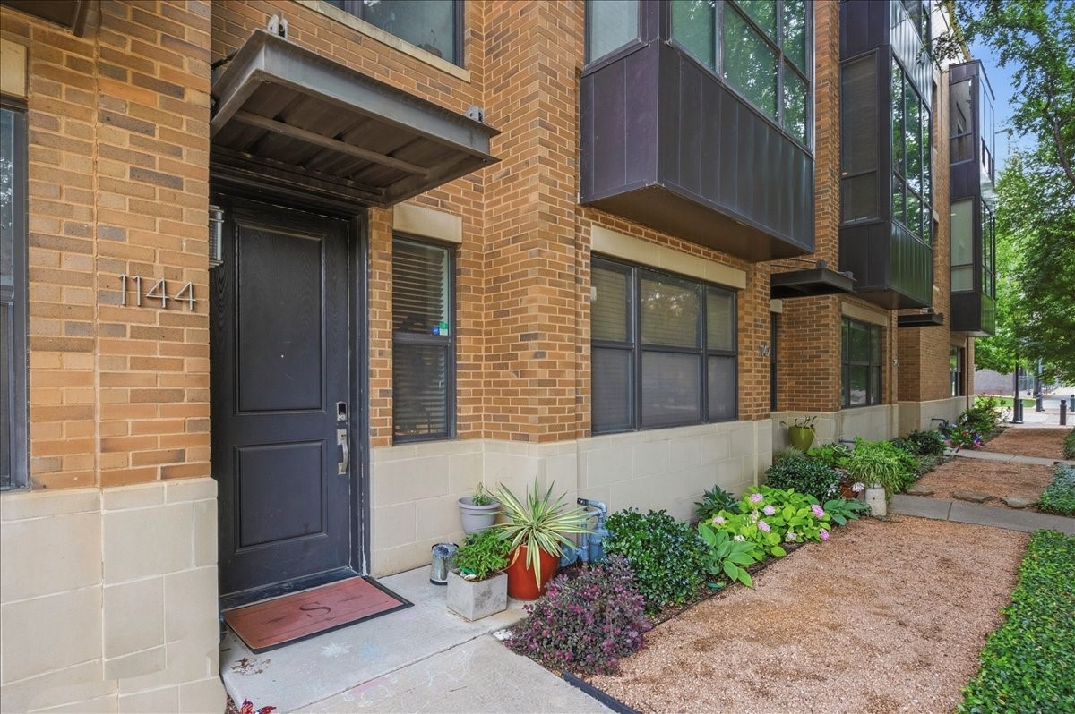 1144 S Adams Street Fort Worth TX 76104