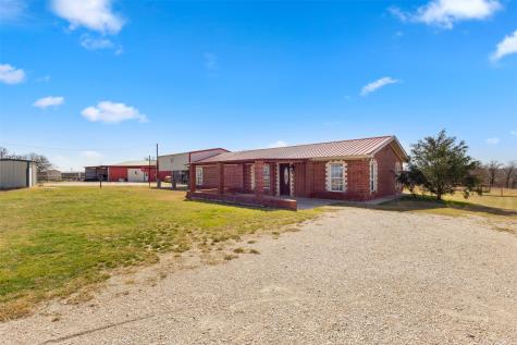 1219 County Road 3550 Paradise TX 76073