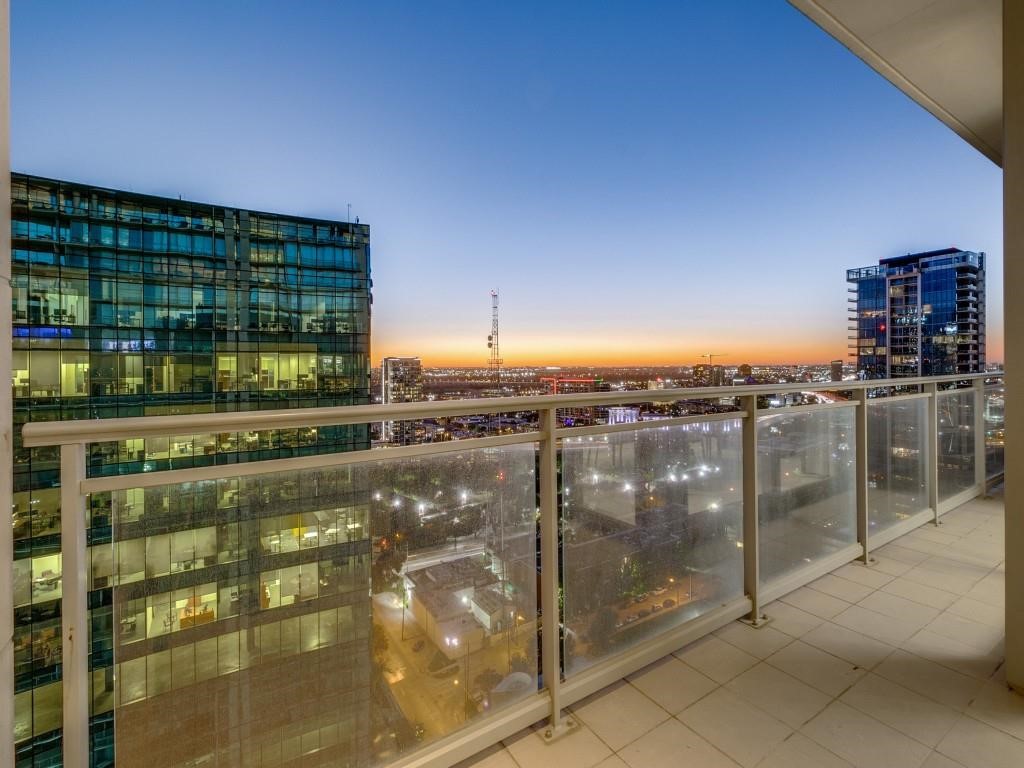 2900 Mckinnon Street Dallas TX 75201