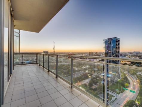 2900 Mckinnon Street Dallas TX 75201