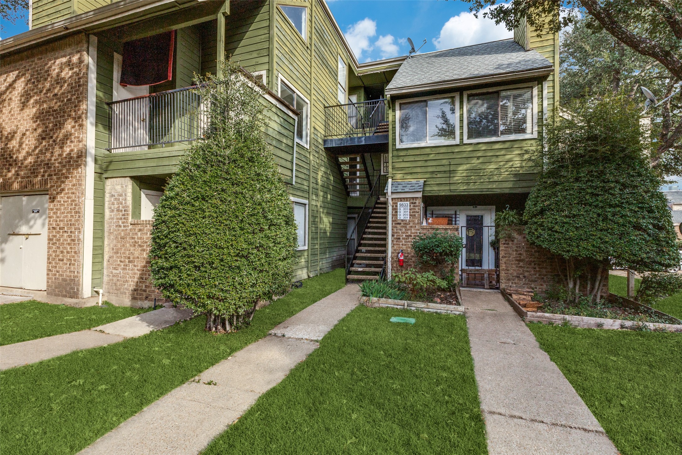 9833 Walnut Street Dallas TX 75243