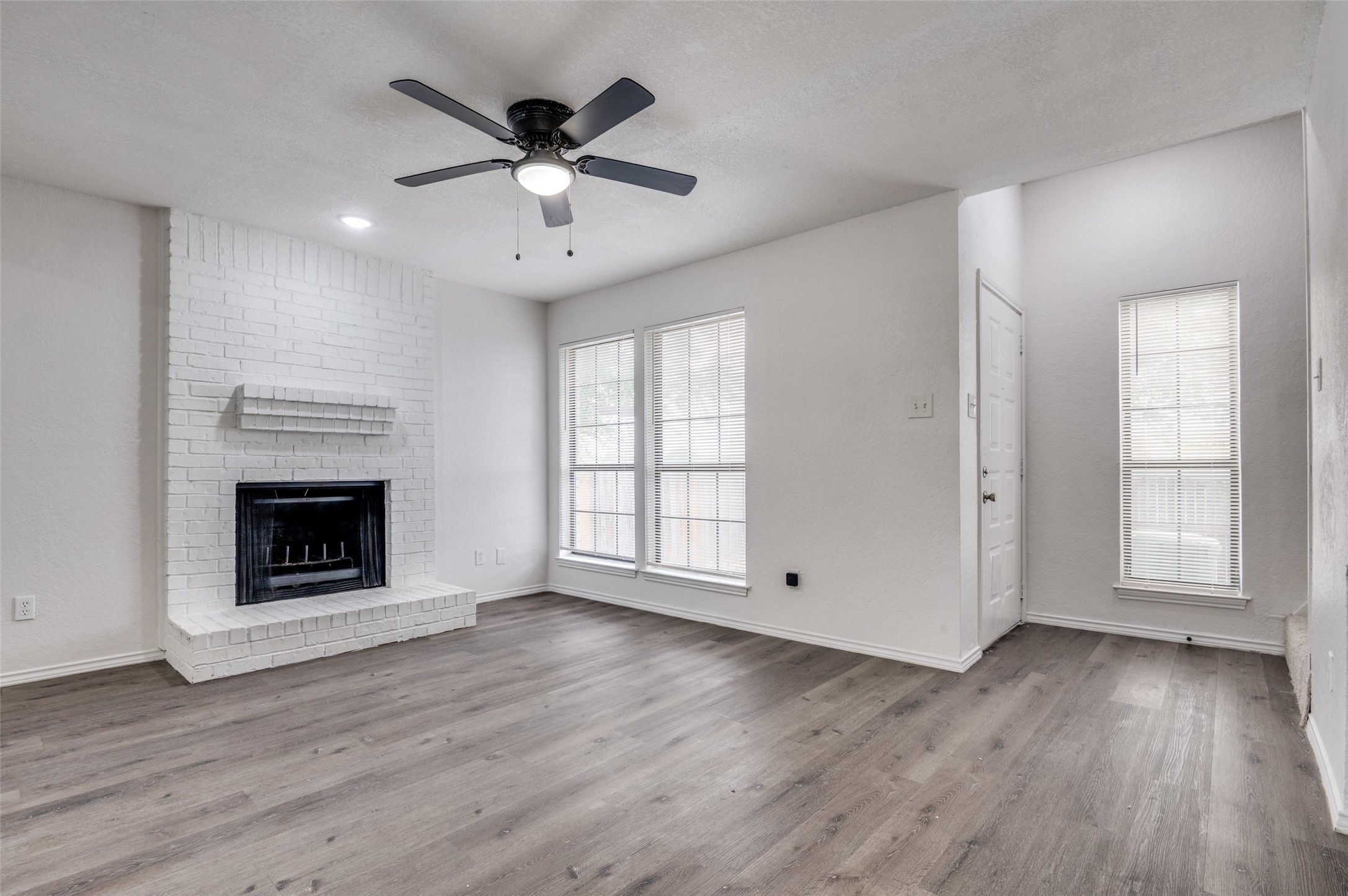 2166 E Arkansas Lane Arlington TX 76014