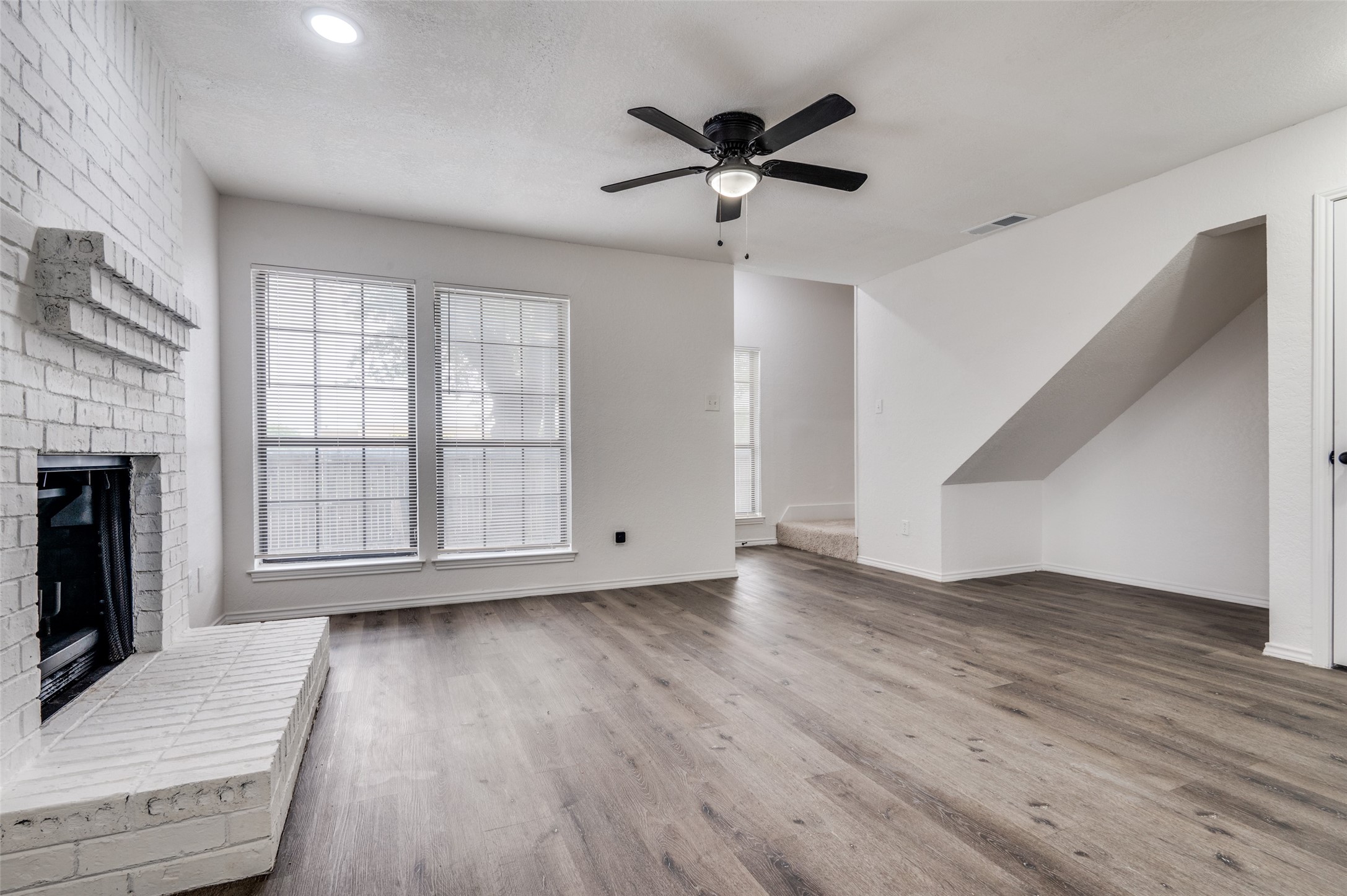 2166 E Arkansas Lane Arlington TX 76014
