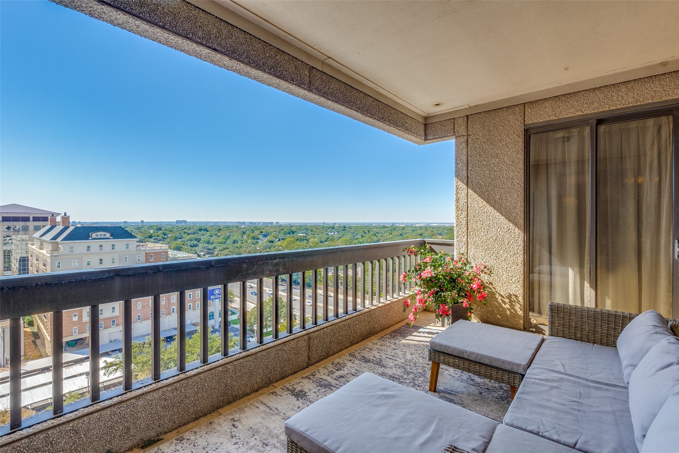 5909 Luther Lane Dallas TX 75225