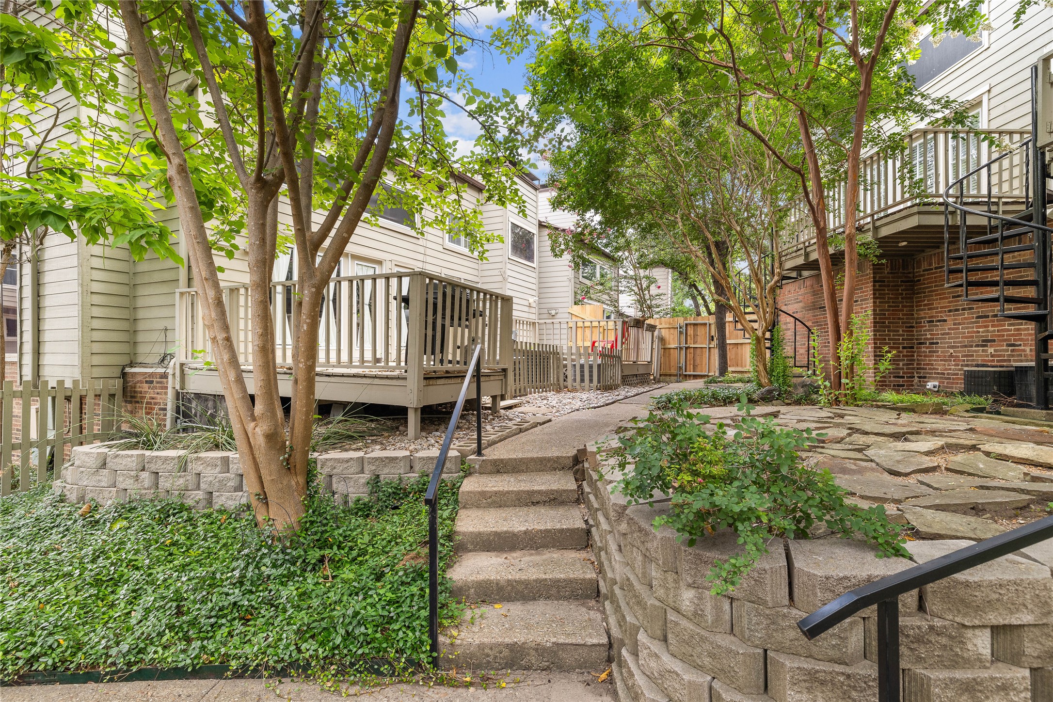 6808 Eastridge Drive Dallas TX 75231