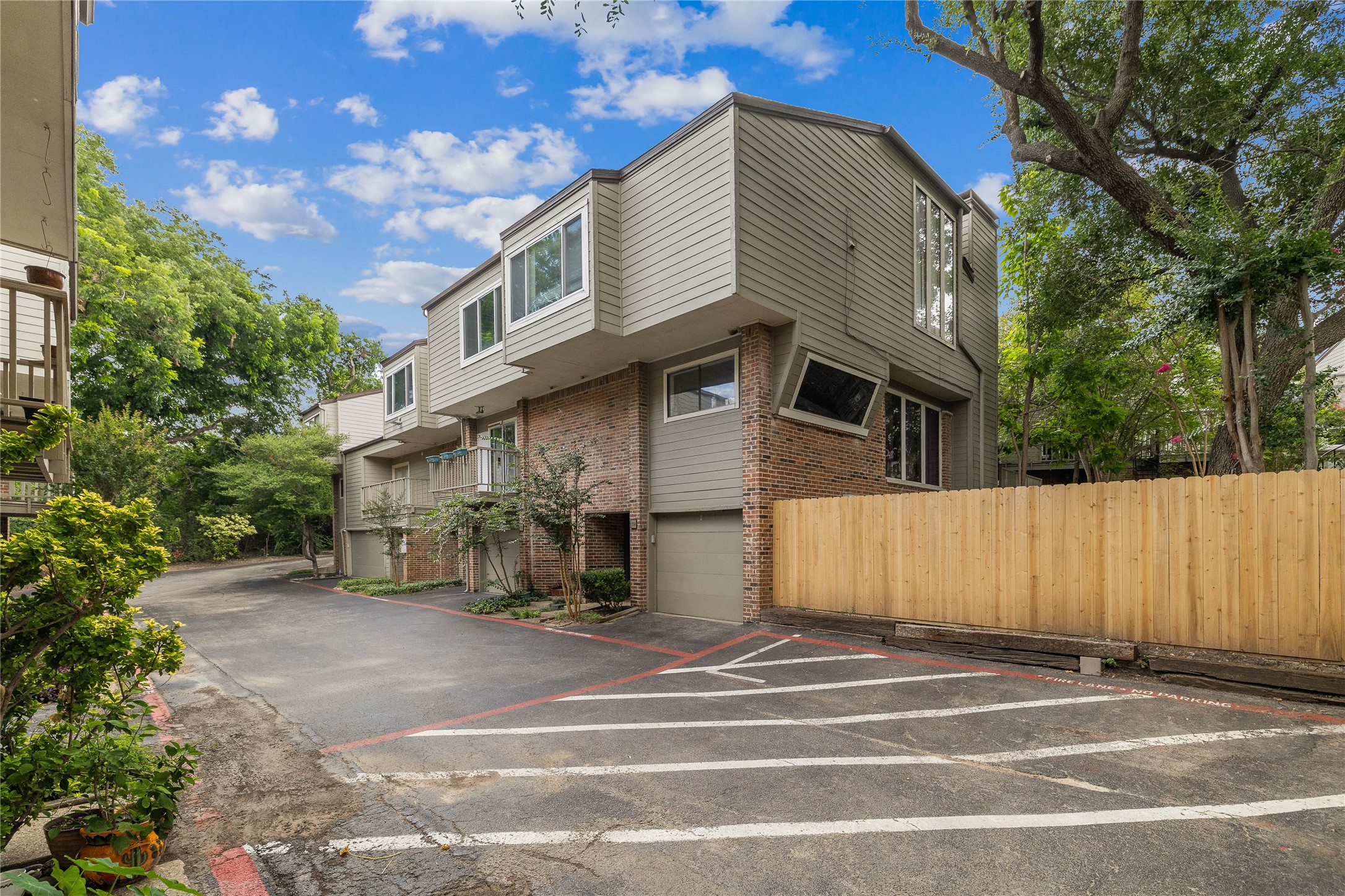 6808 Eastridge Drive Dallas TX 75231