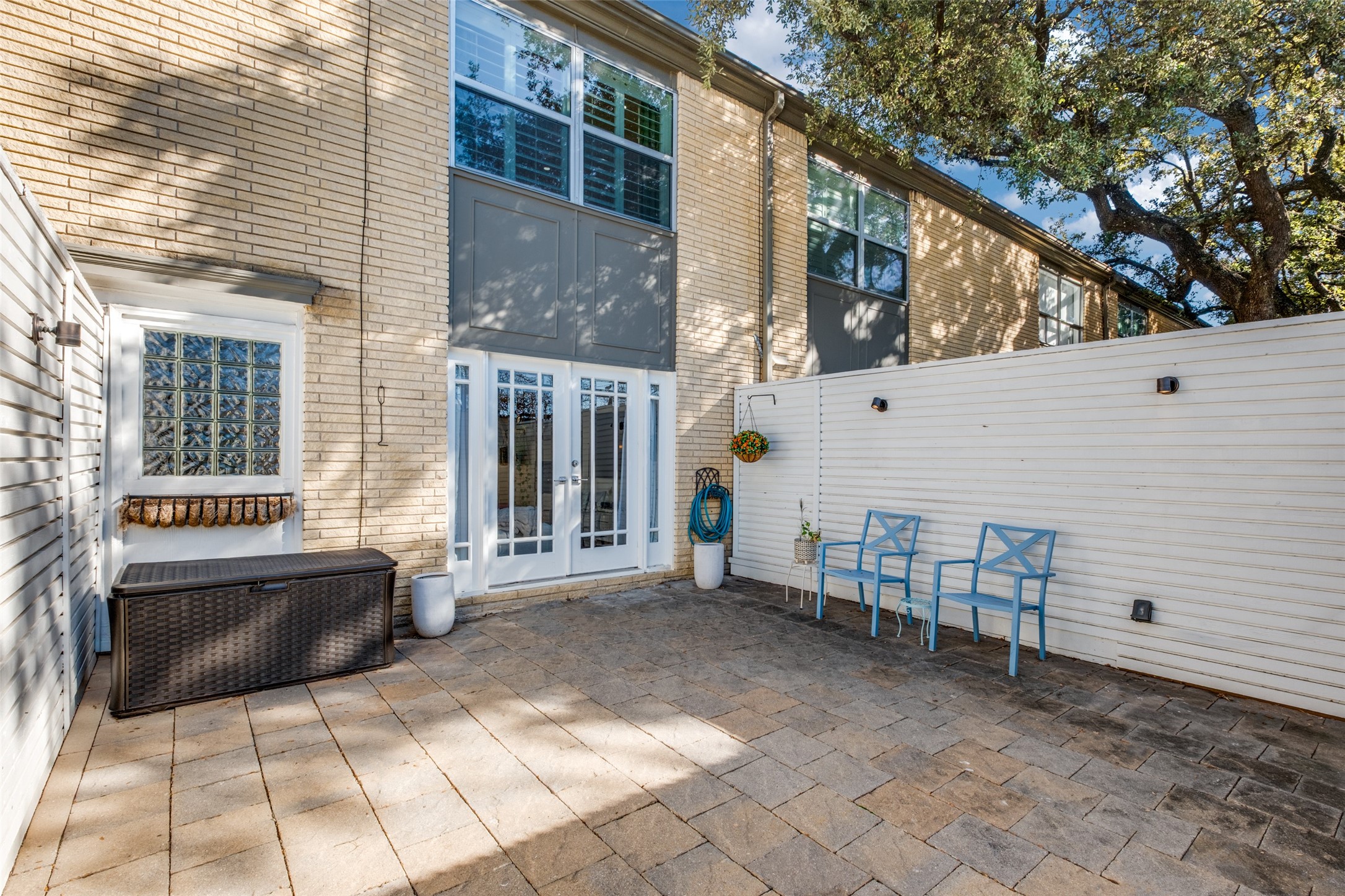 7404 W Northwest Highway Dallas TX 75225