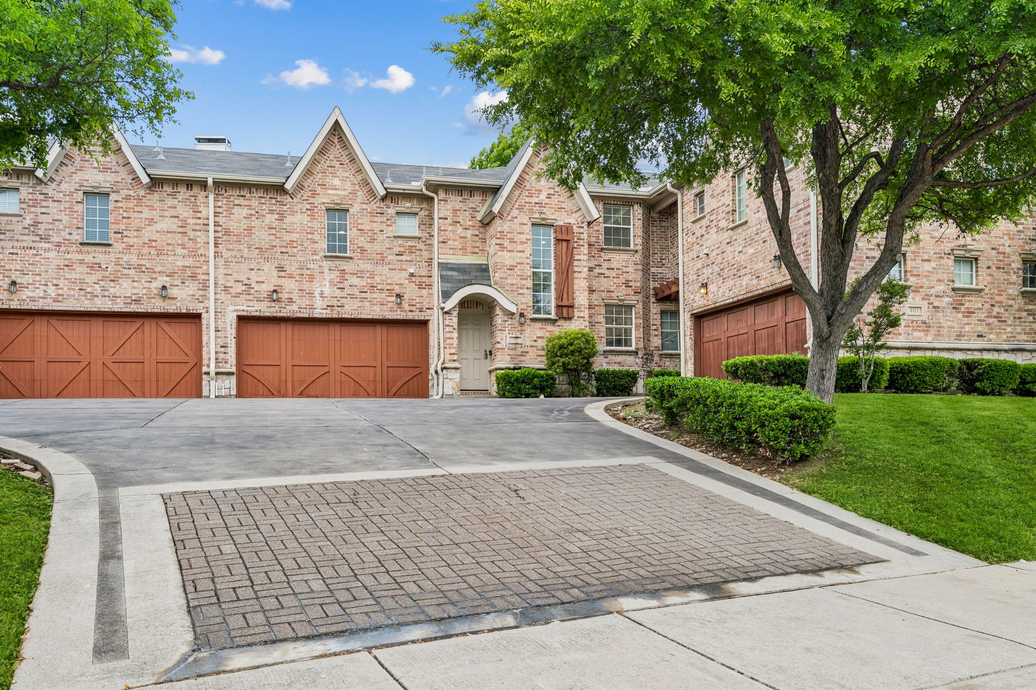 2117 Parkview Carrollton TX 75006