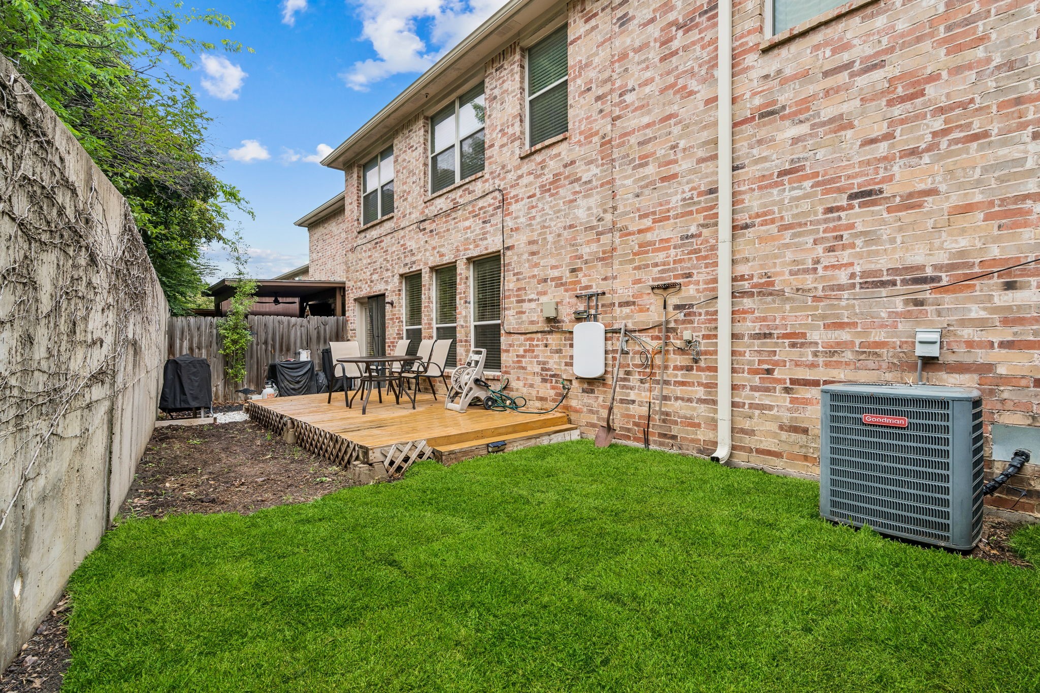 2117 Parkview Carrollton TX 75006