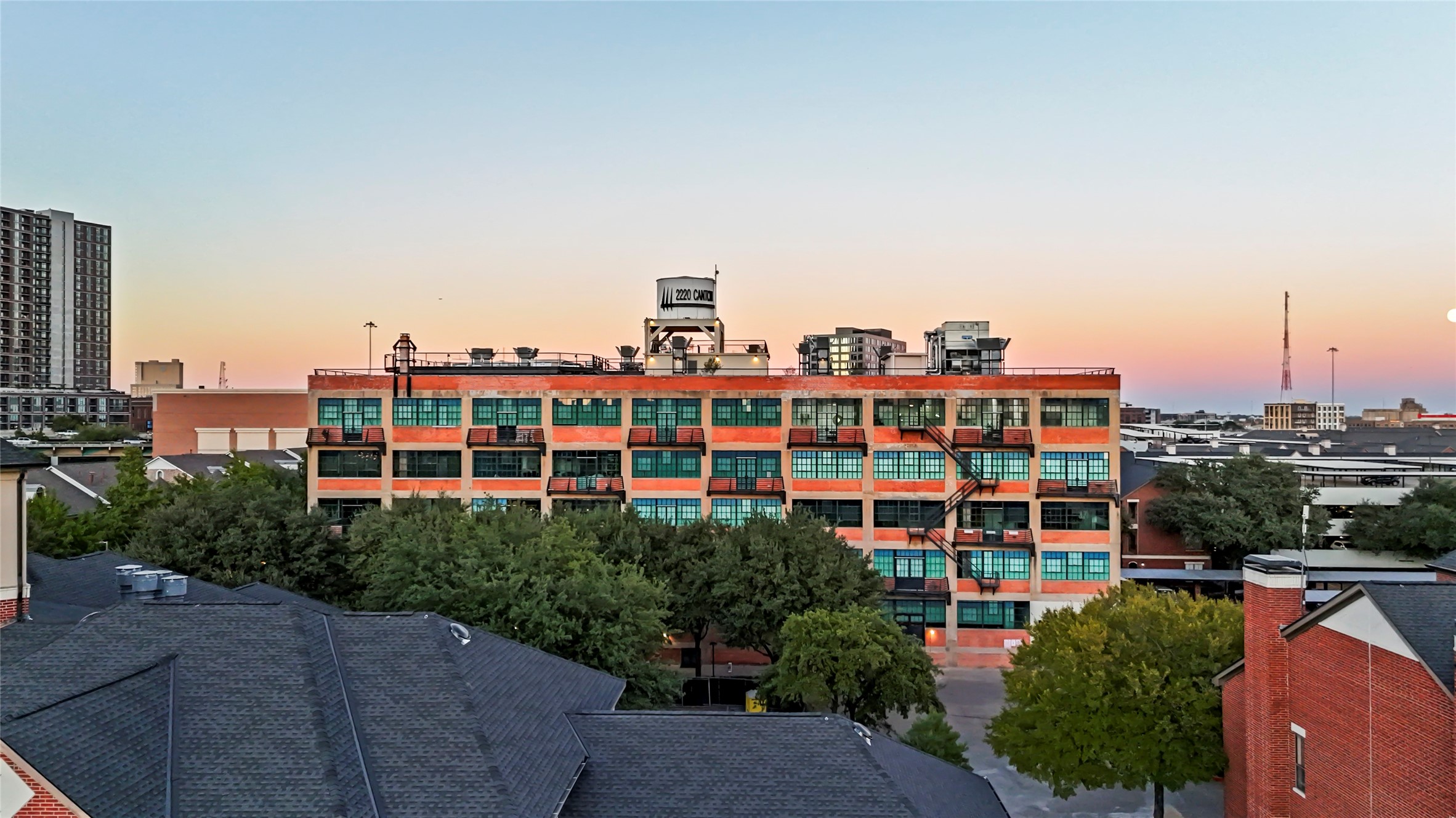 2220 Canton Street Dallas TX 75201