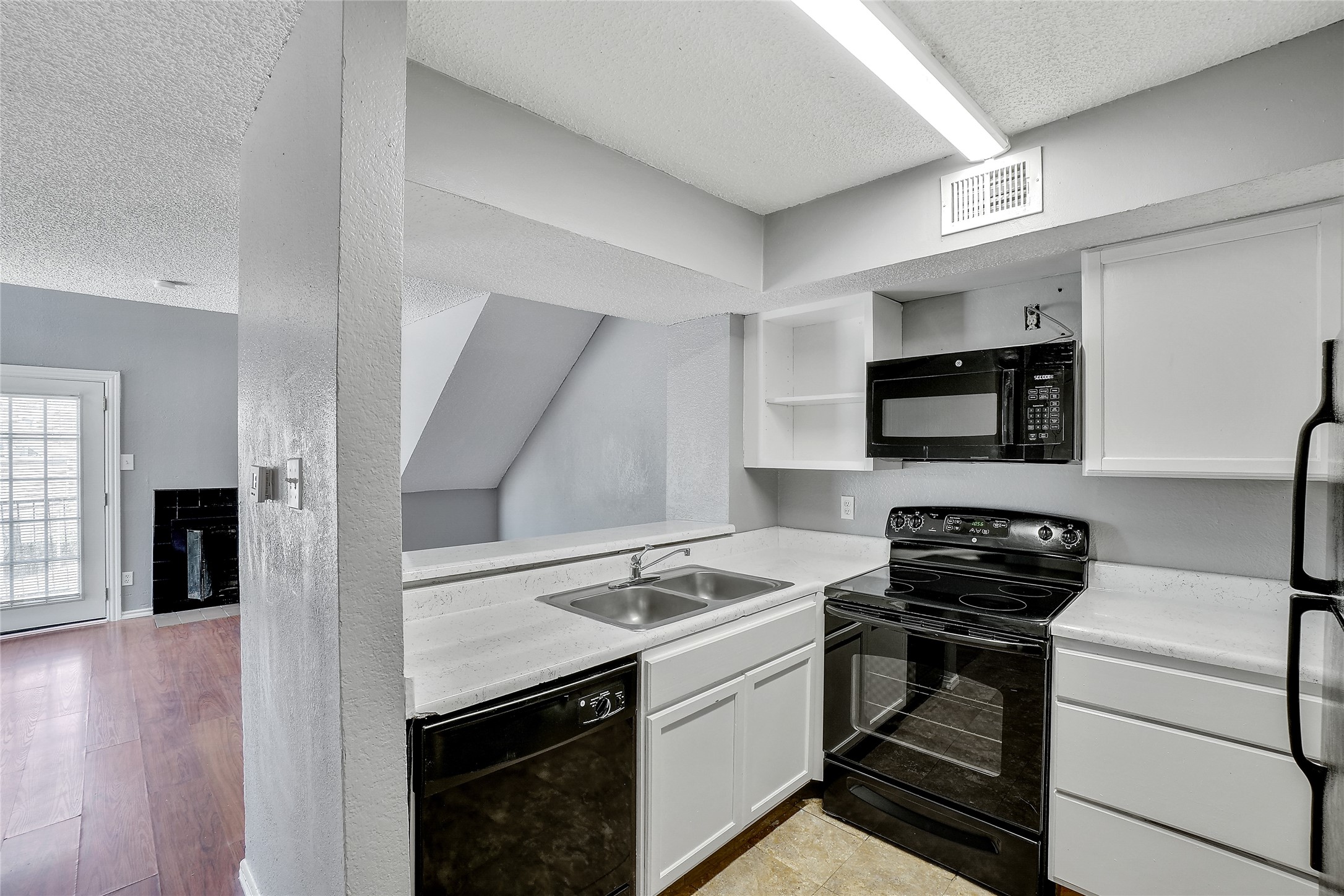 9815 Walnut Street Dallas TX 75243