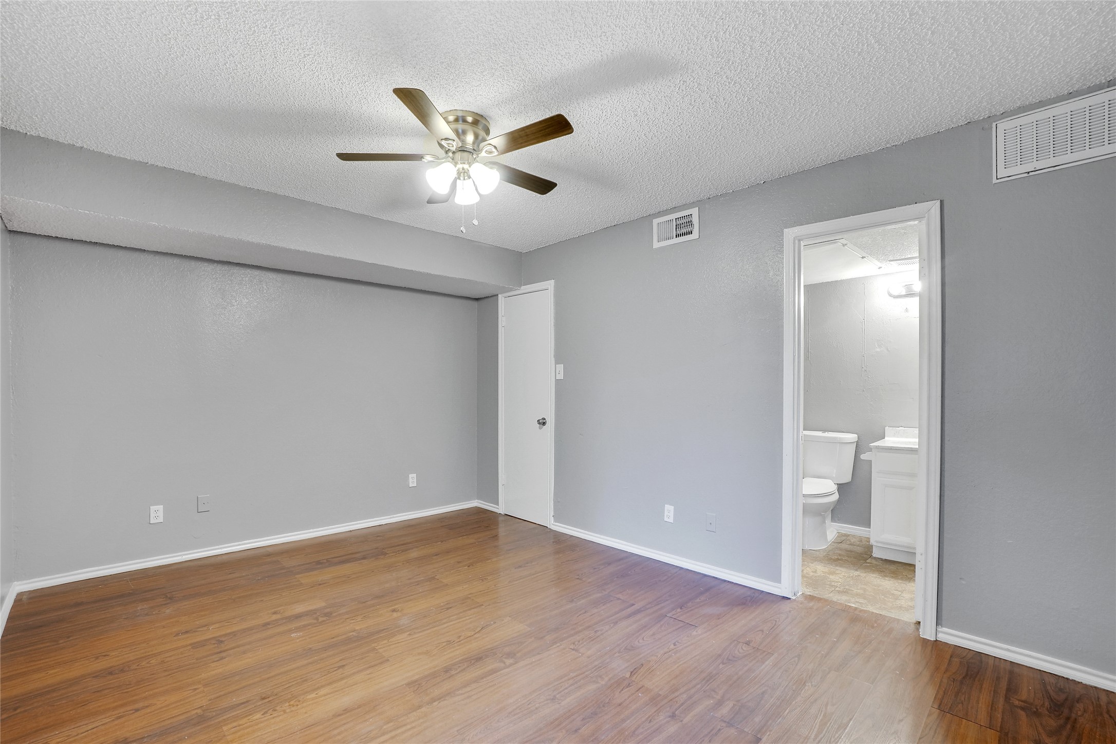 9815 Walnut Street Dallas TX 75243