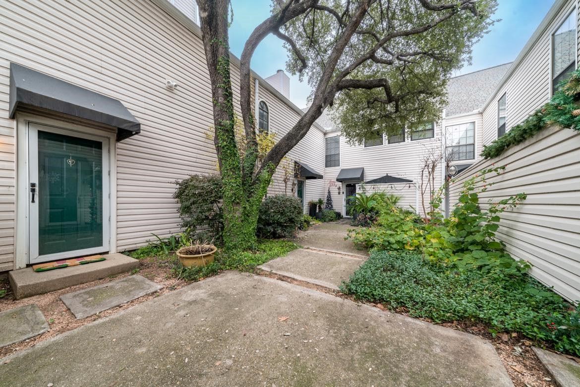 4338 Hartford Street Dallas TX 75219