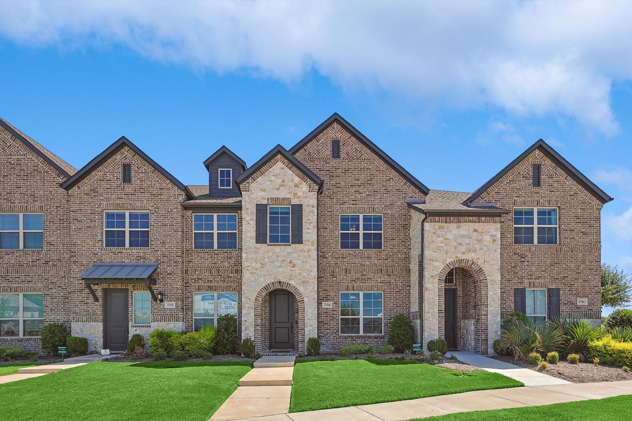 2744 Vista Park Lane Lewisville TX 75067