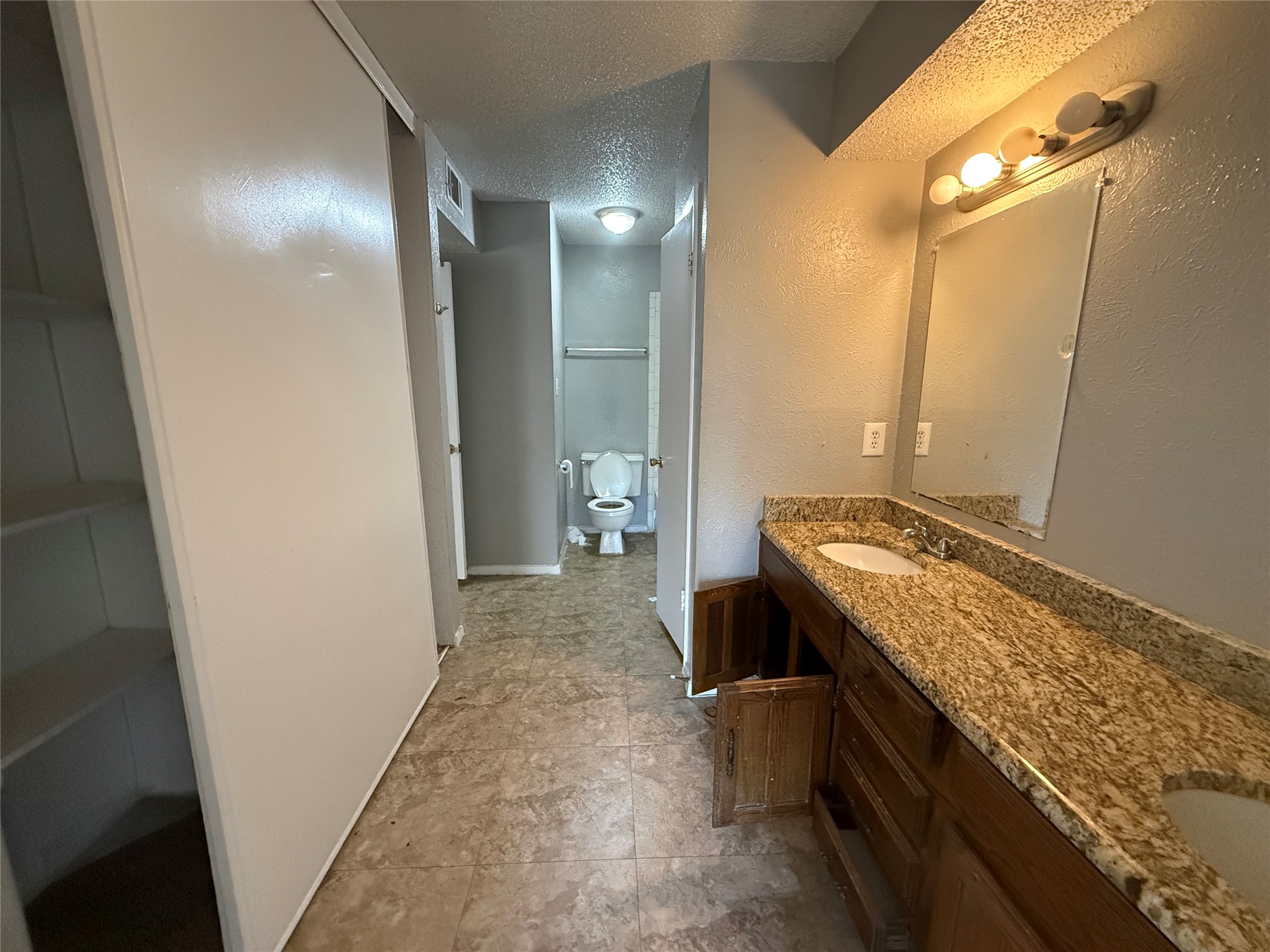 818 Clarissa Place Garland TX 75040