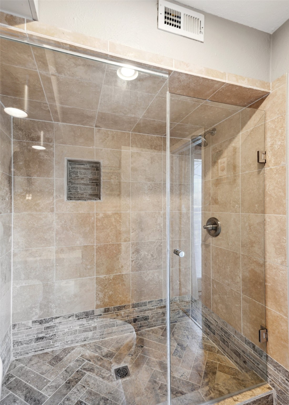 5904 Sandhurst Lane Dallas TX 75206