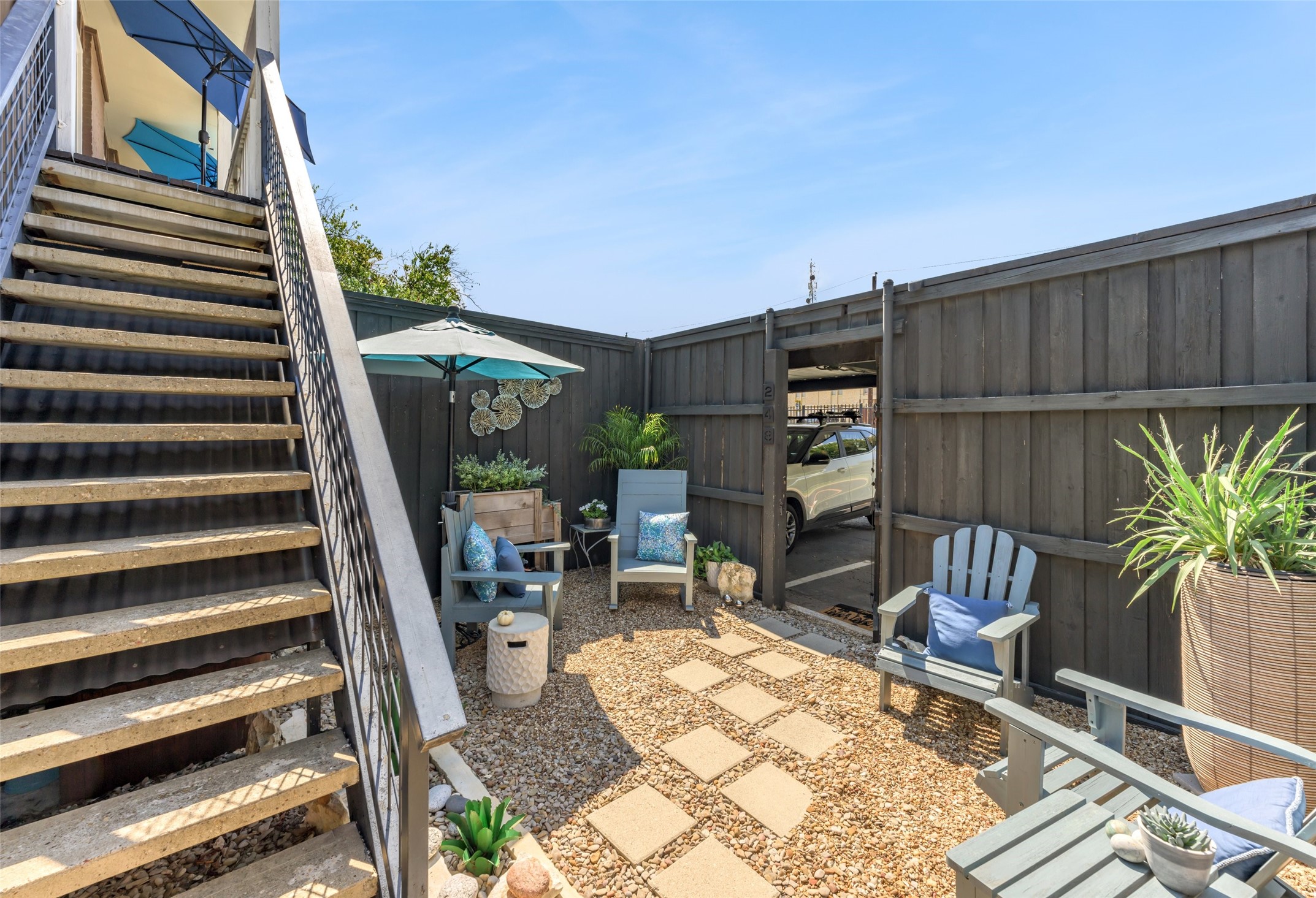 5904 Sandhurst Lane Dallas TX 75206