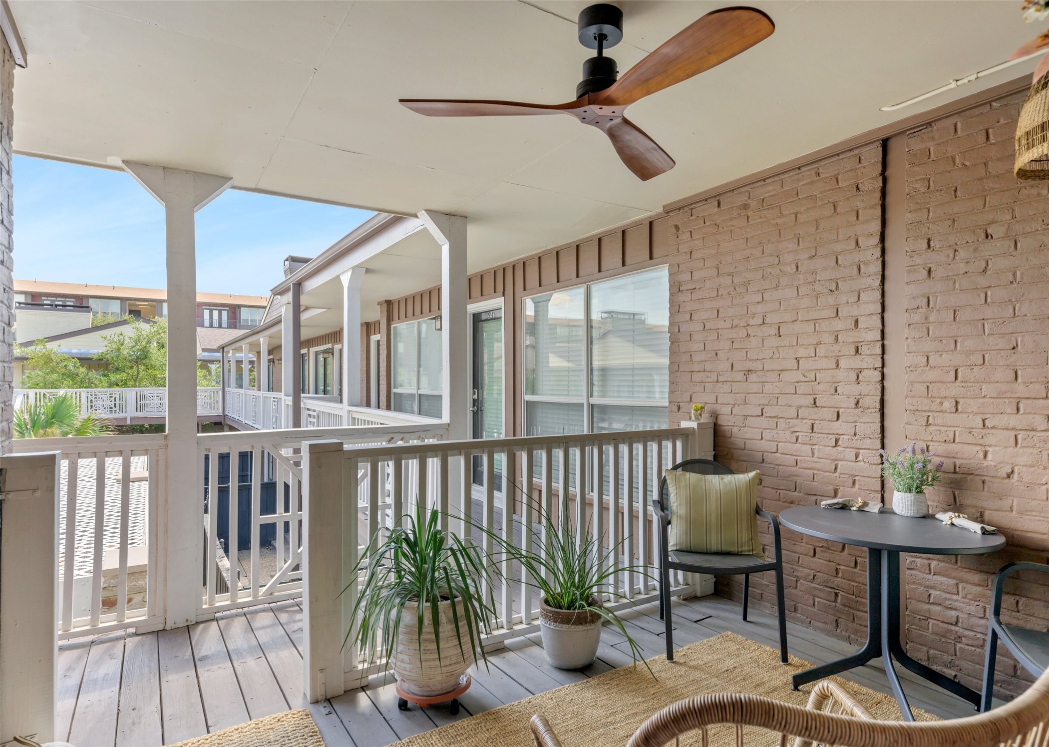 5904 Sandhurst Lane Dallas TX 75206