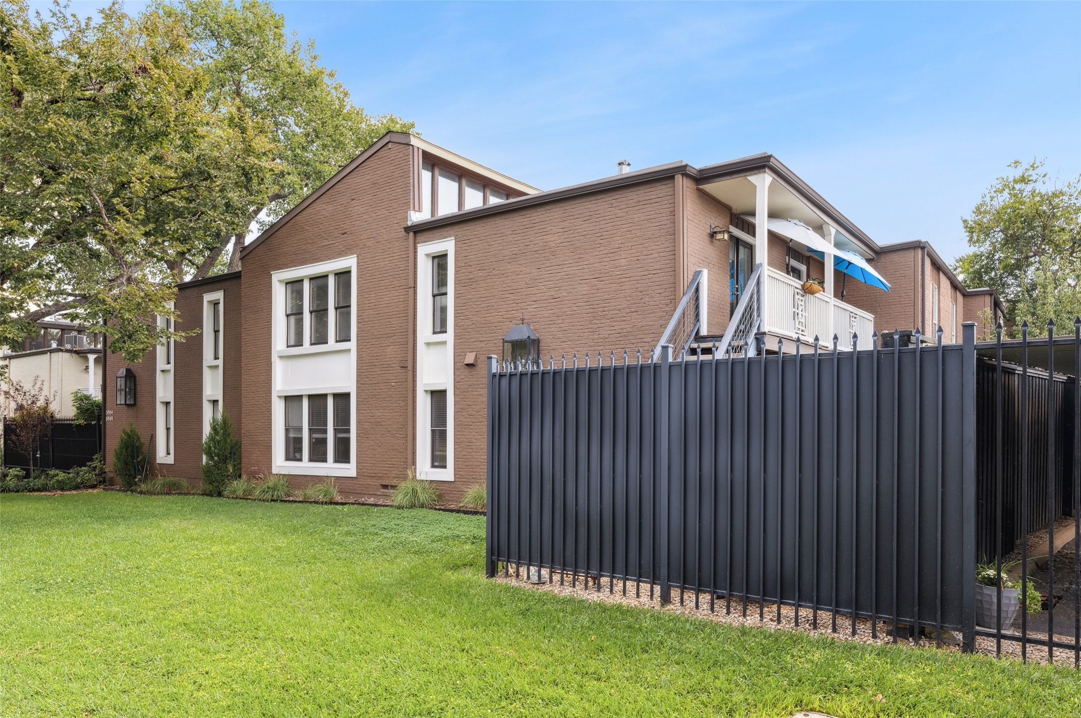 5904 Sandhurst Lane Dallas TX 75206