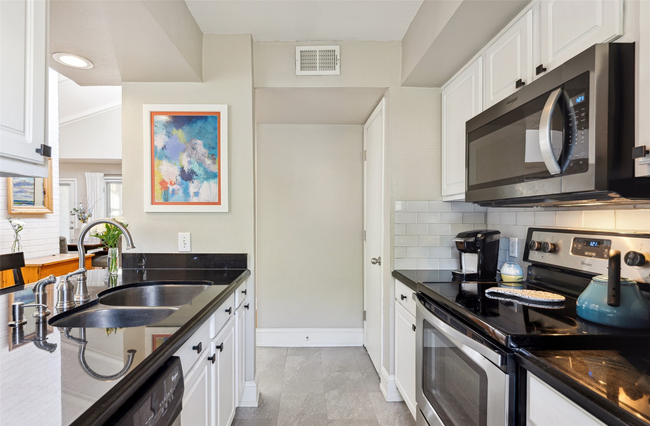 5904 Sandhurst Lane Dallas TX 75206