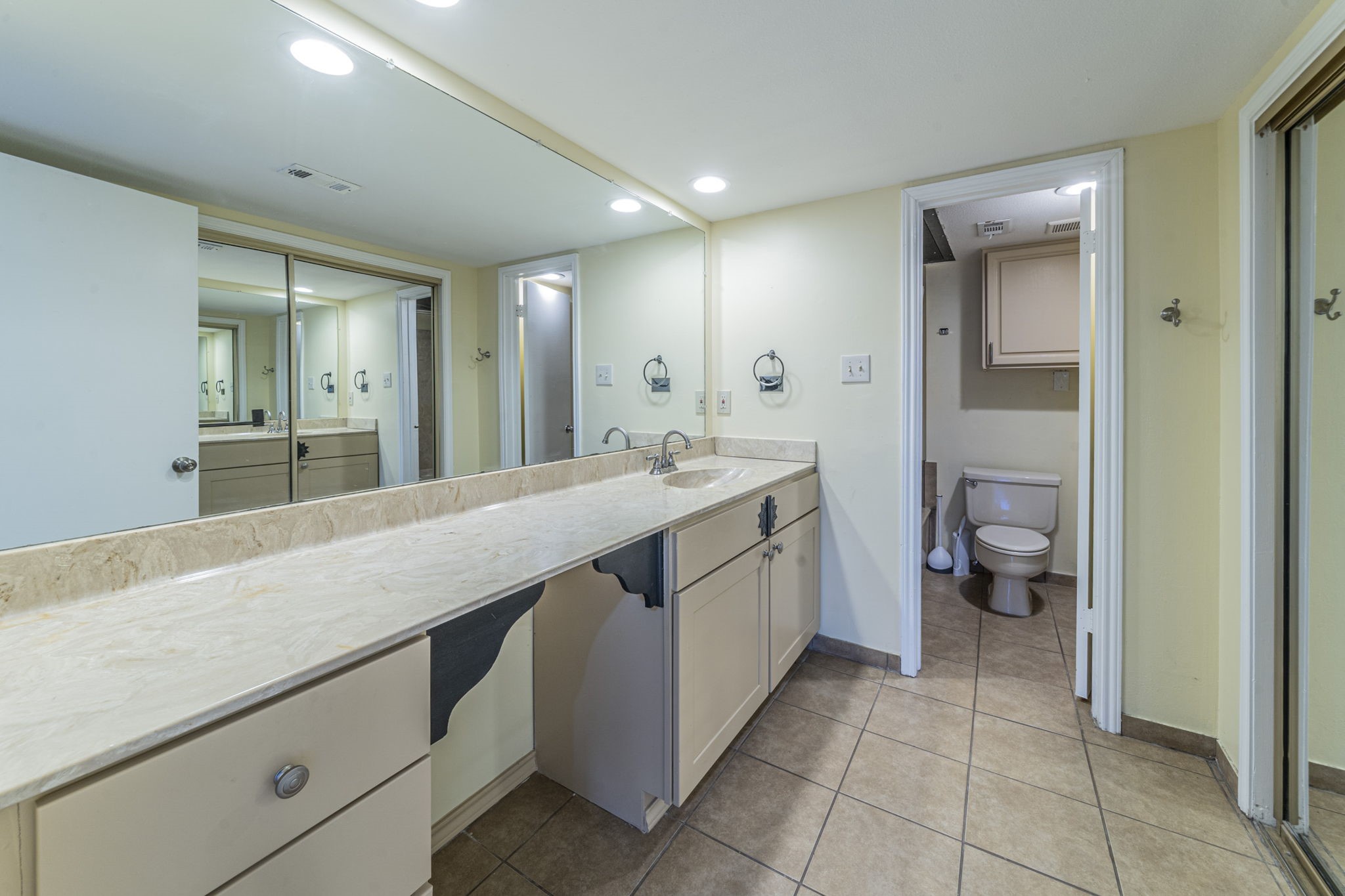 2733 Silver Creek Drive Arlington TX 76006