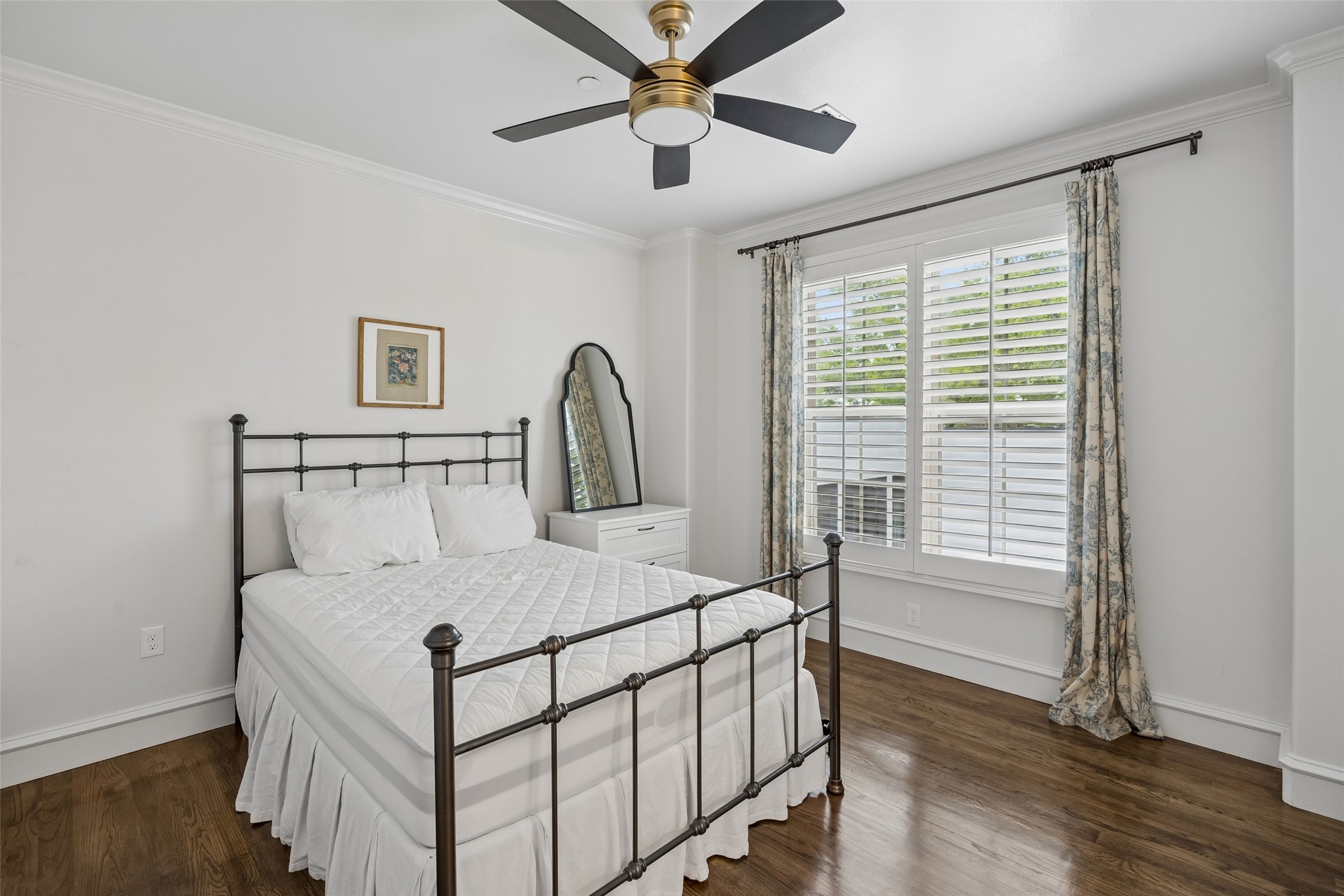 3827 Holland Avenue Dallas TX 75219
