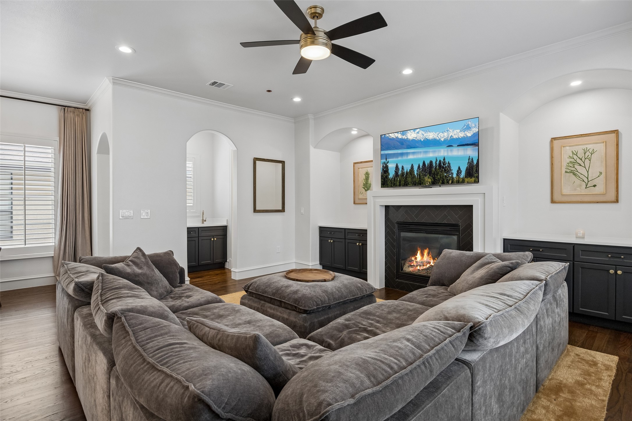 3827 Holland Avenue Dallas TX 75219