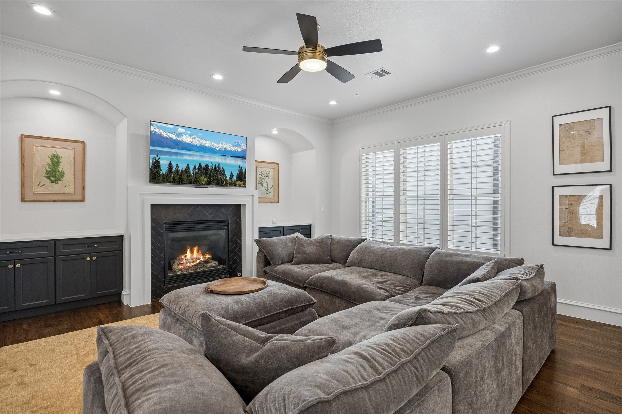 3827 Holland Avenue Dallas TX 75219