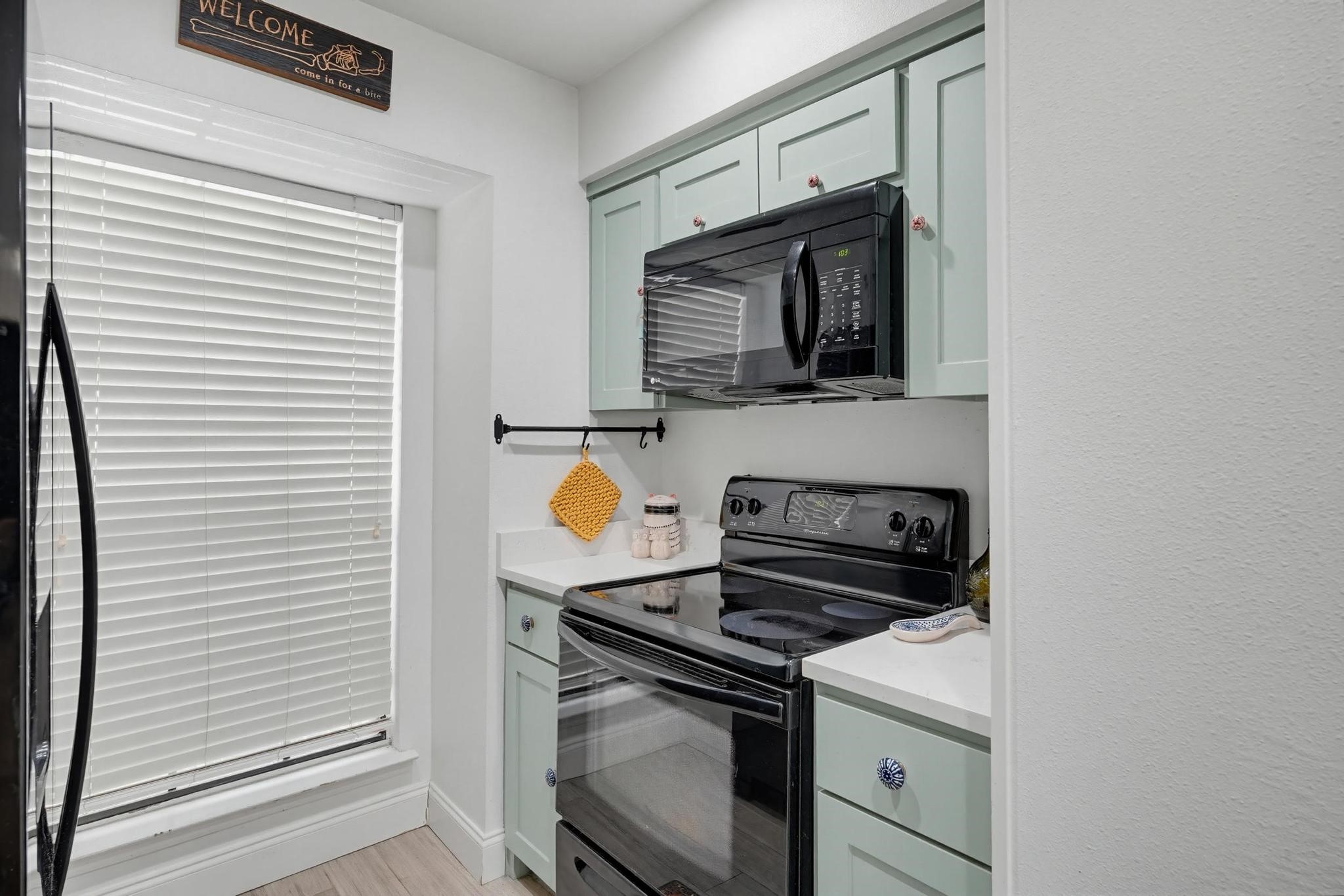 322 W Harwood Road Hurst TX 76054