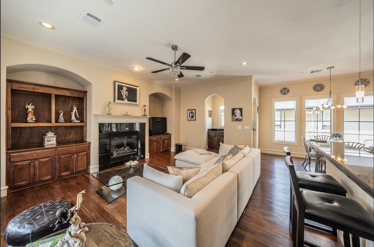 3827 Holland Avenue Dallas TX 75219