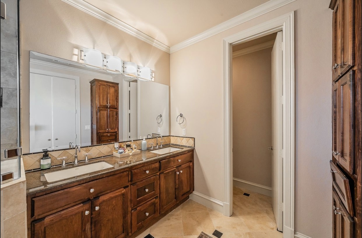 3827 Holland Avenue Dallas TX 75219