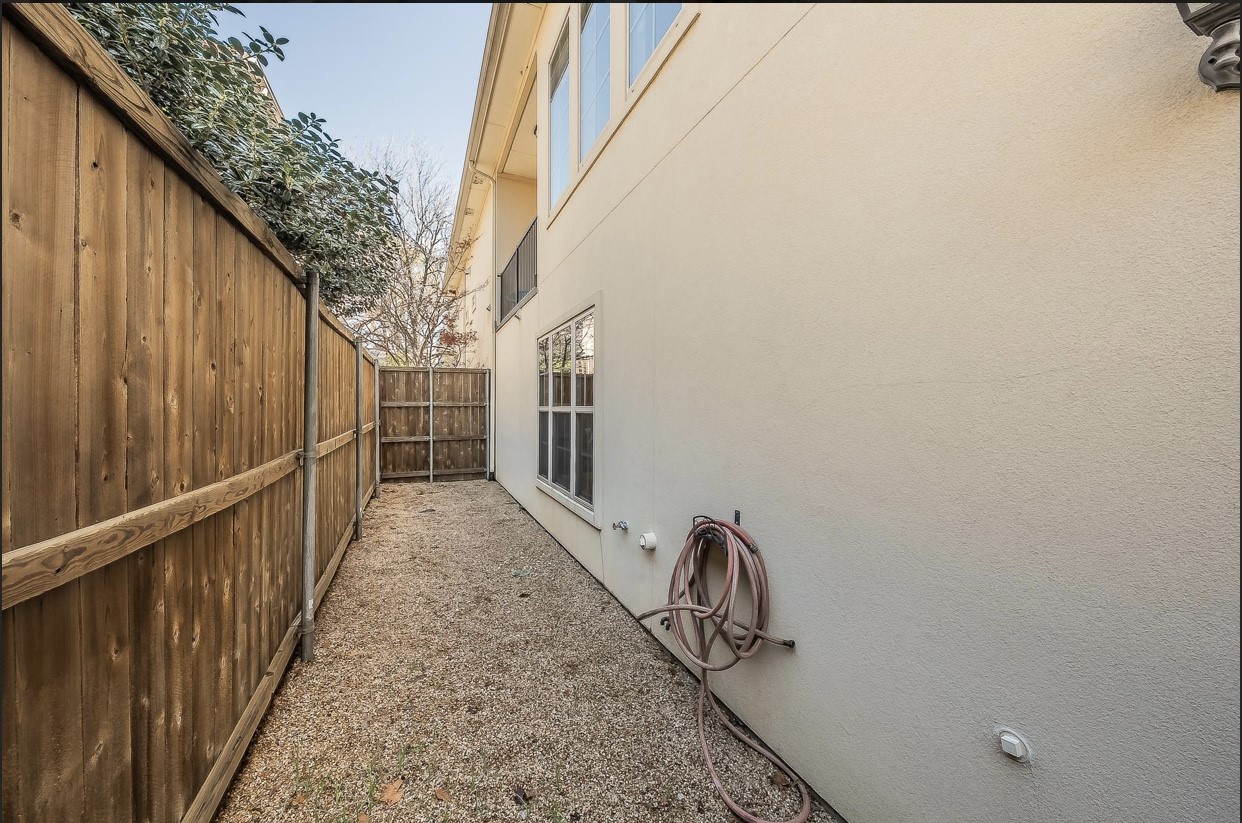 3827 Holland Avenue Dallas TX 75219