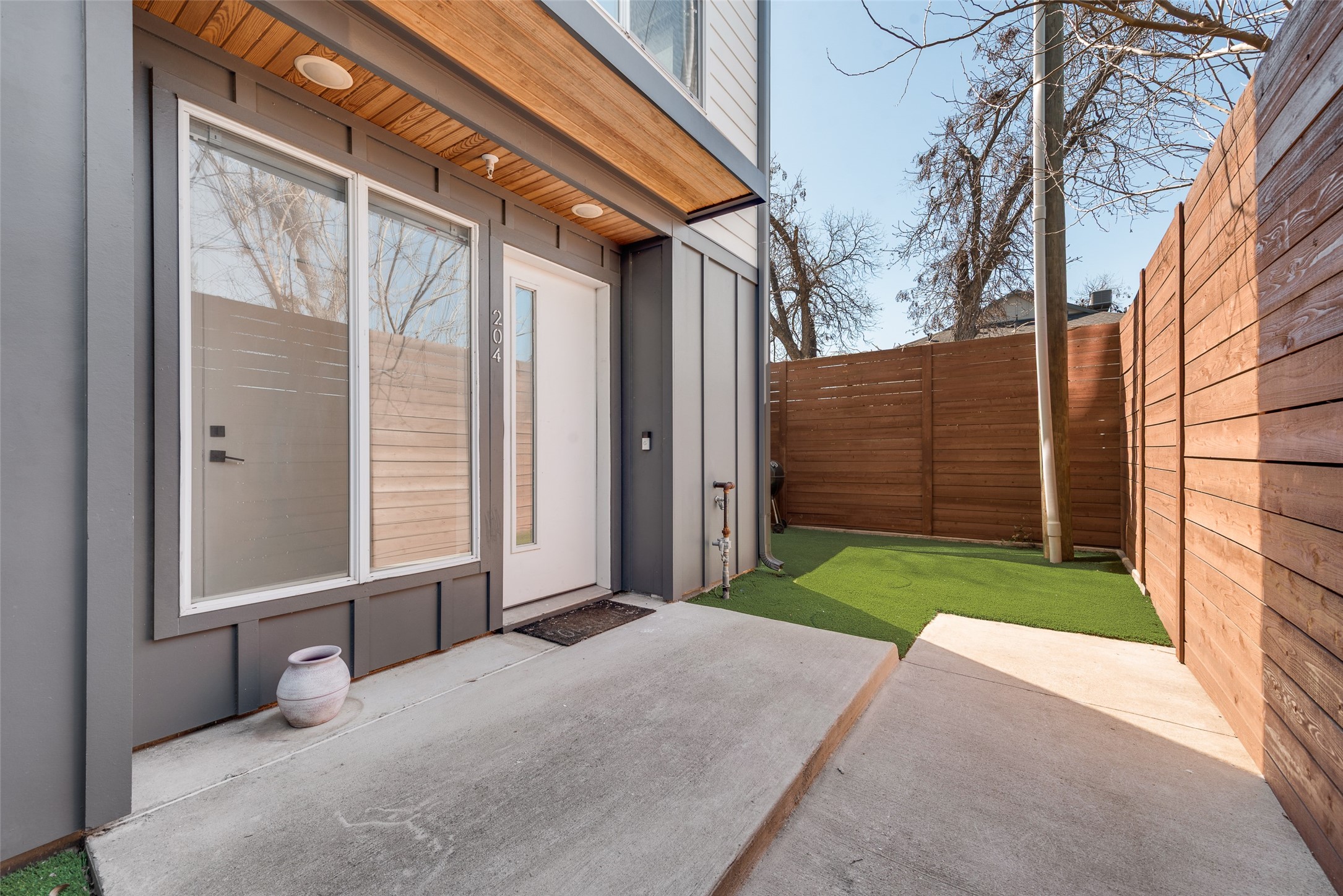 1505 N Garrett Avenue Dallas TX 75206
