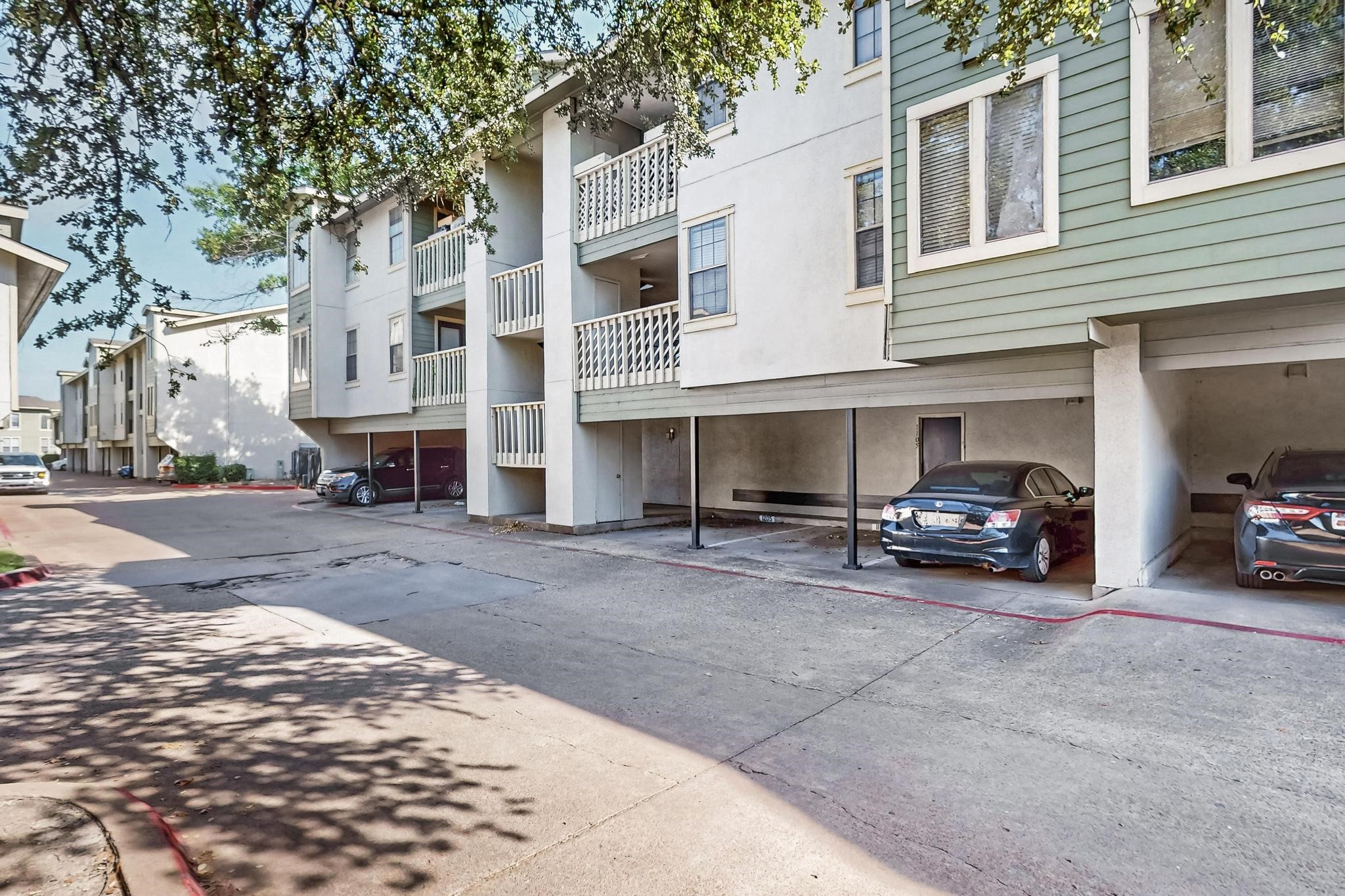 9611 Walnut Street Dallas TX 75243