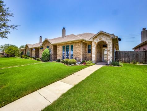 1906 Poinsettia Boulevard Denton TX 76208